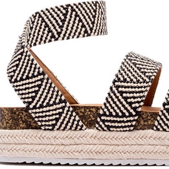 QUPID Cancun Tribal Print Boho Platform Espadrille Sandal - Picture 6 of 7